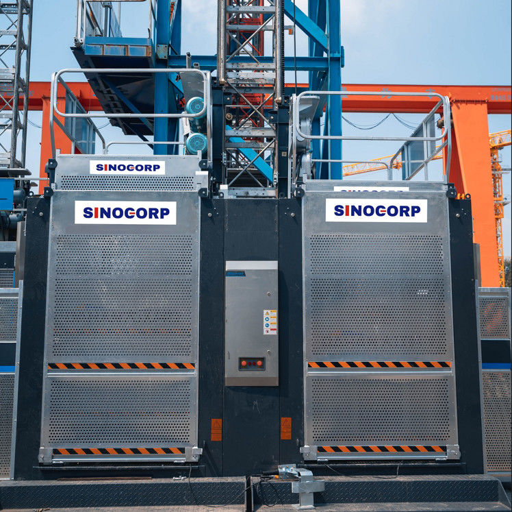 SC200 Elevador elevador de doble cabina de construcción 2000 * 2 kg de capacidad de carga nominal